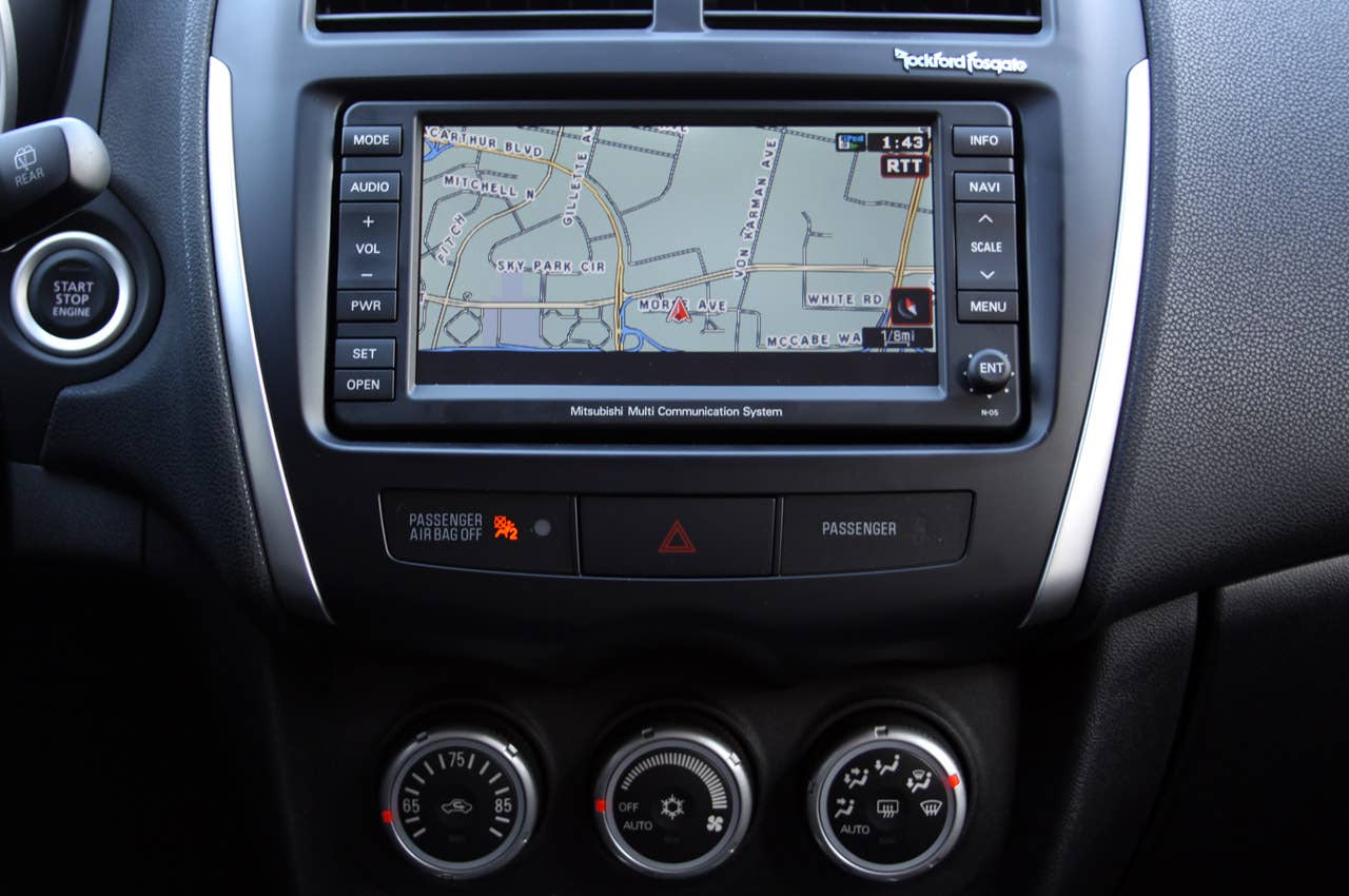 2011 Mitsubishi Outlander Sport SE AWC instrument panel