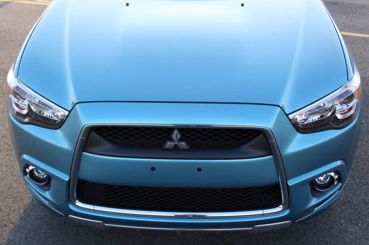 2011 Mitsubishi Outlander Sport SE AWC front detail