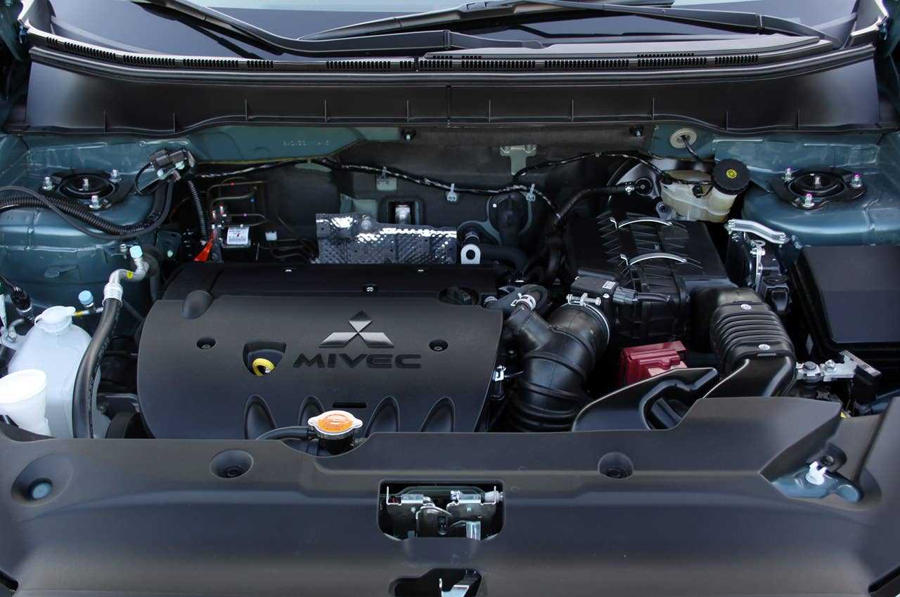 2011 Mitsubishi Outlander Sport SE AWC engine