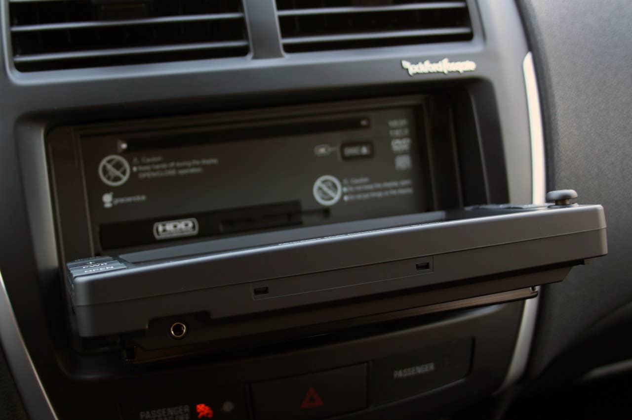 2011 Mitsubishi Outlander Sport SE AWC audio system