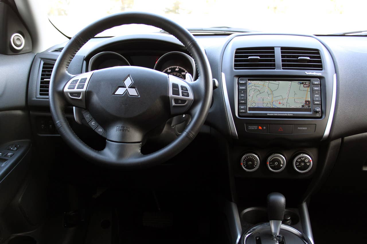 2011 Mitsubishi Outlander Sport SE AWC interior