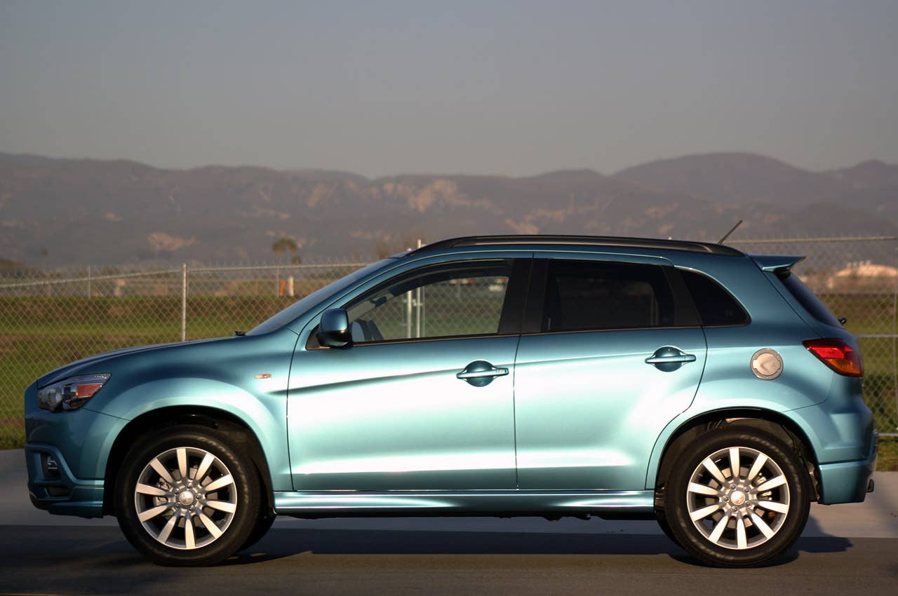 2011 Mitsubishi Outlander Sport SE AWC side view