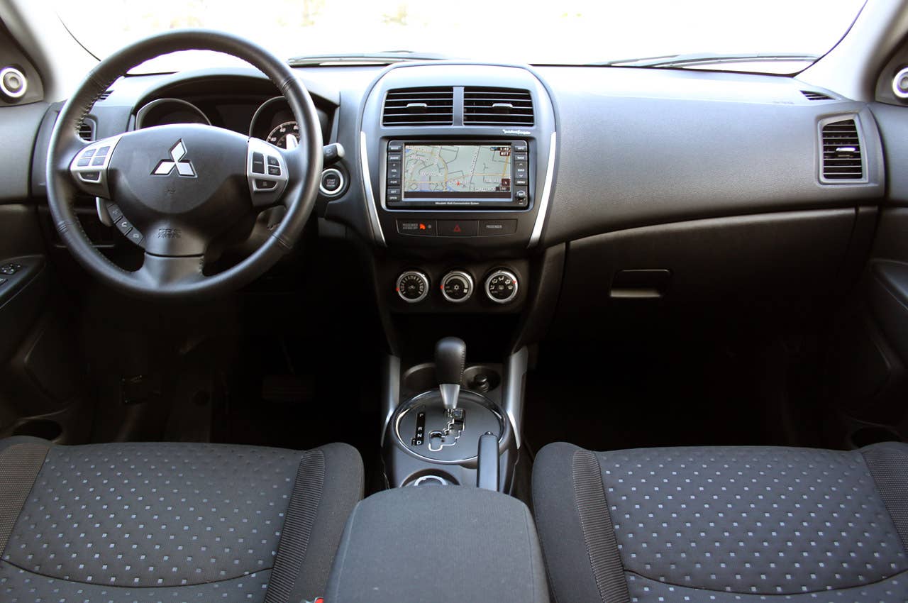 2011 Mitsubishi Outlander Sport SE AWC interior