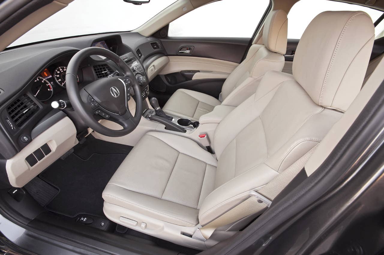 2014 Acura ILX 2.0L.