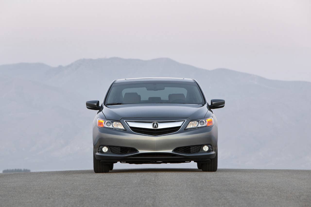 2014 Acura ILX 2.0L.