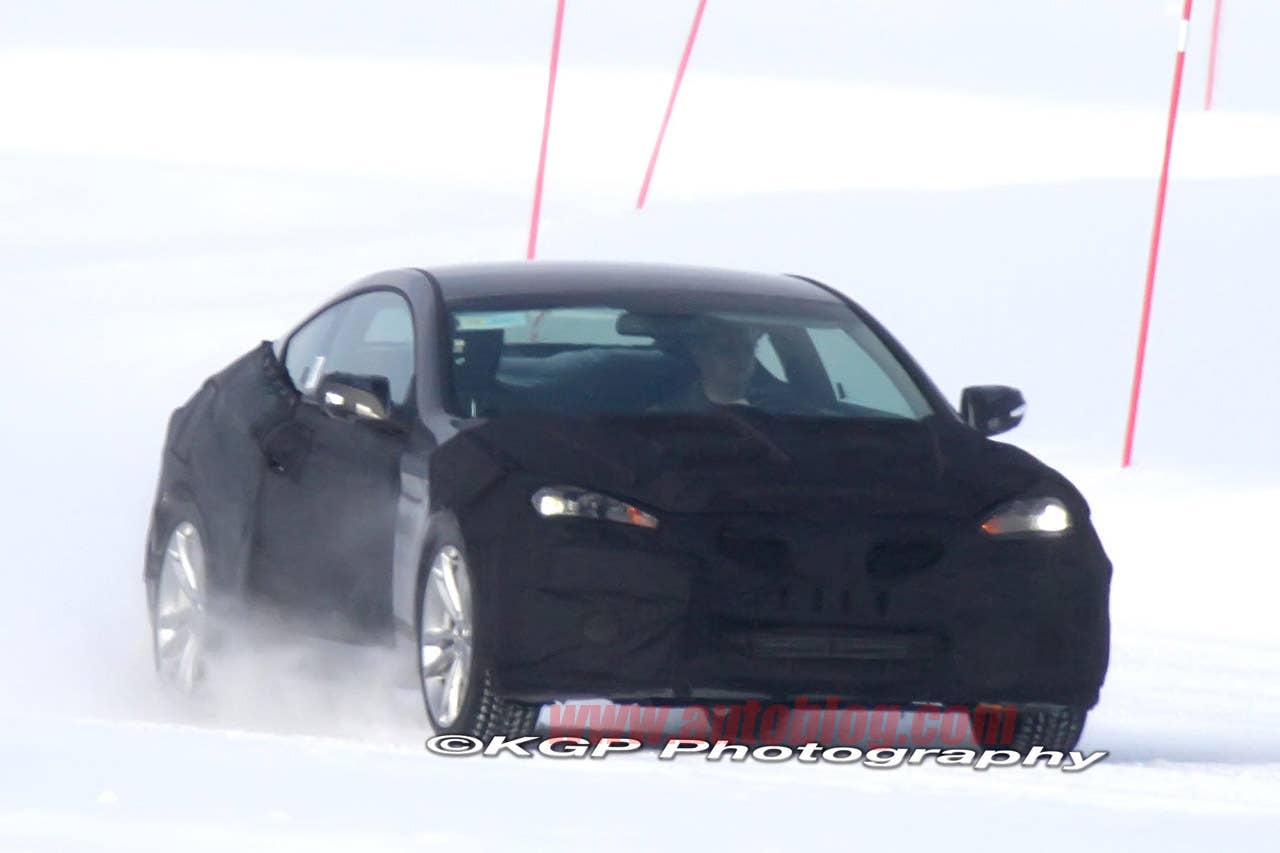 Hyundai Genesis Coupe spy shots
