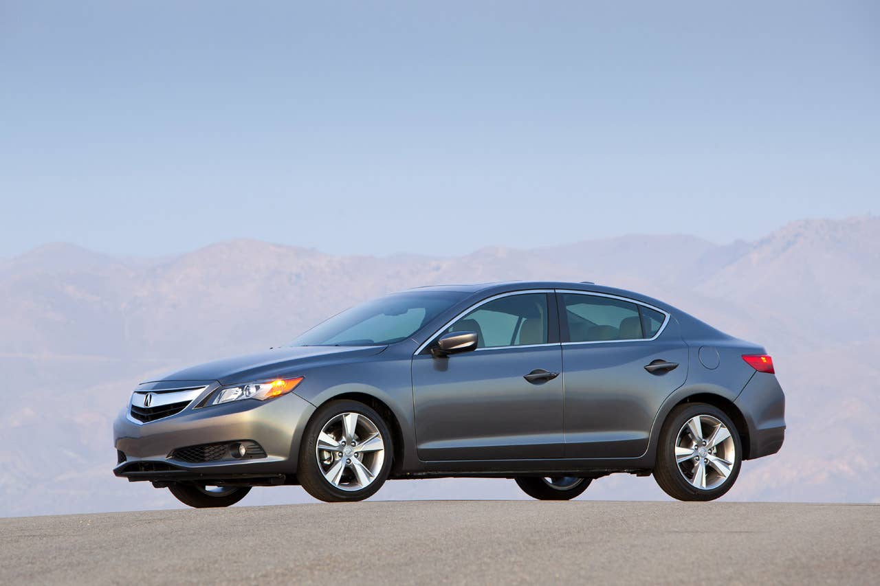 2014 Acura ILX 2.0L.