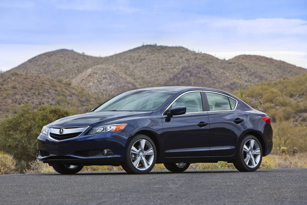 2014 Acura ILX 2.0L.