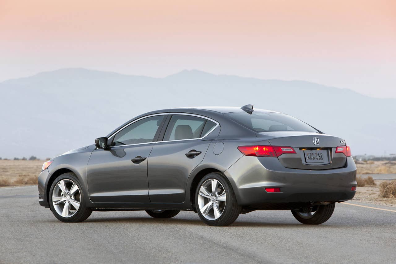 2014 Acura ILX 2.0L.