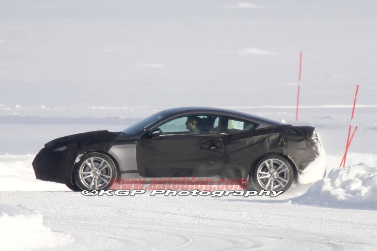 Hyundai Genesis Coupe spy shots