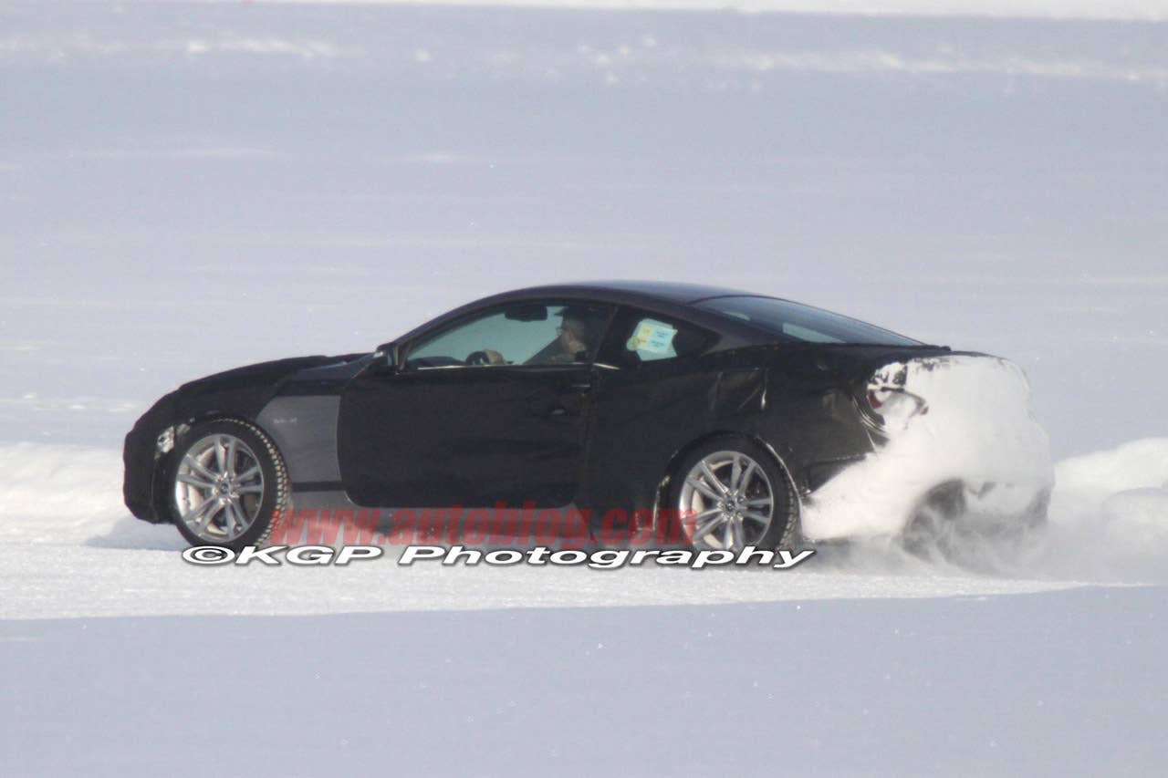 Hyundai Genesis Coupe spy shots