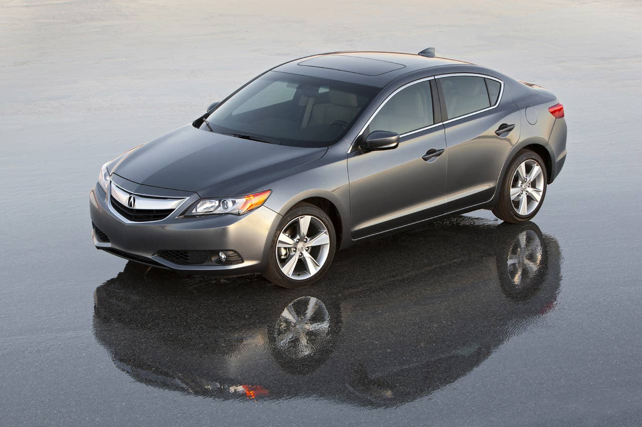 2014 Acura ILX 2.0L.