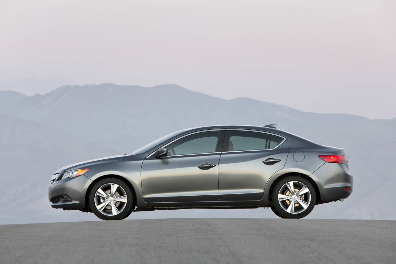 2014 Acura ILX 2.0L.