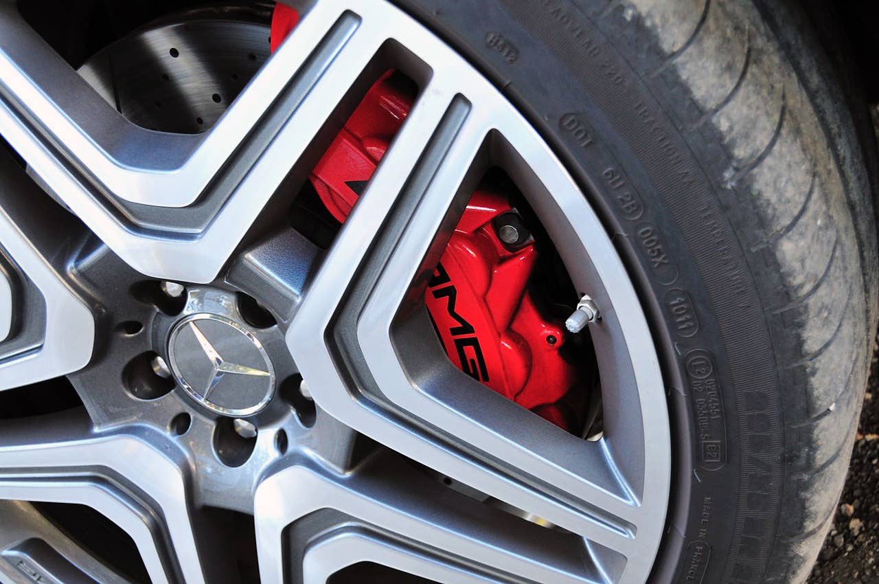 2012 Mercedes-Benz ML63 AMG wheel detail