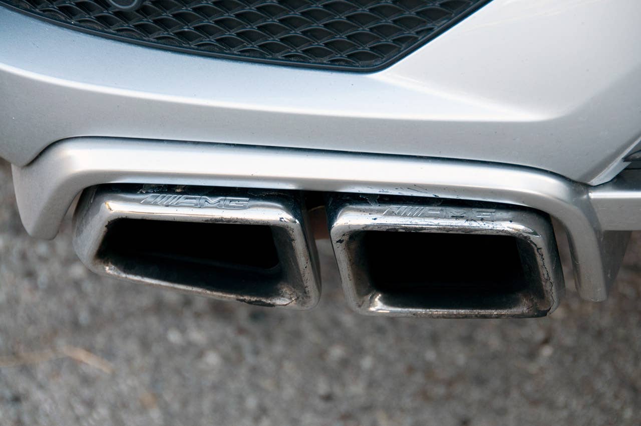 2012 Mercedes-Benz ML63 AMG exhaust tips