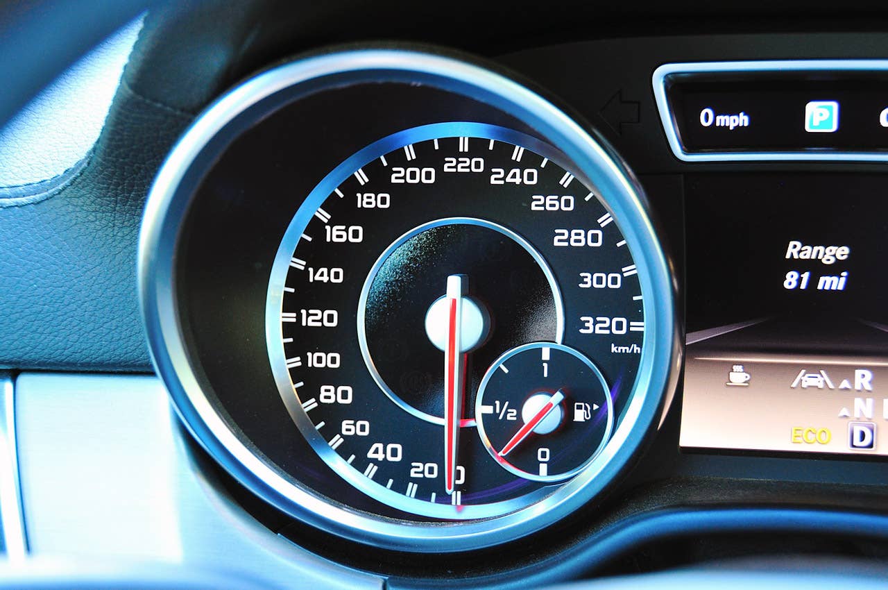 2012 Mercedes-Benz ML63 AMG speedometer