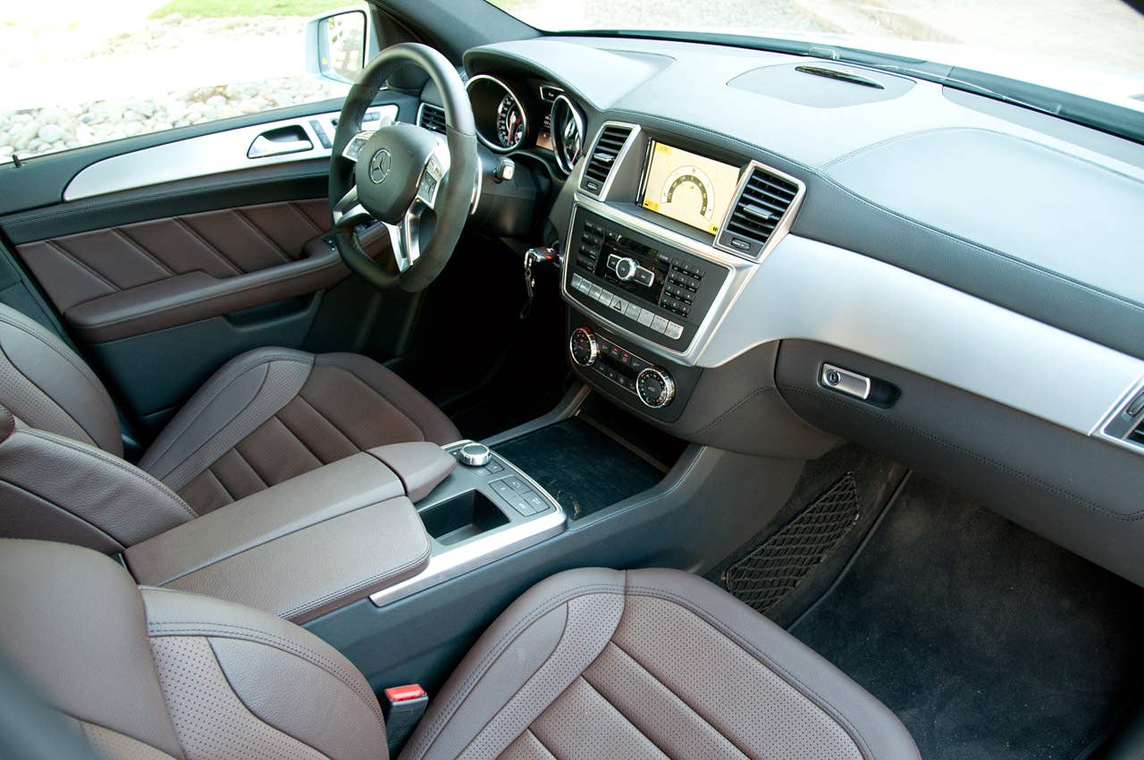 2012 Mercedes-Benz ML63 AMG interior