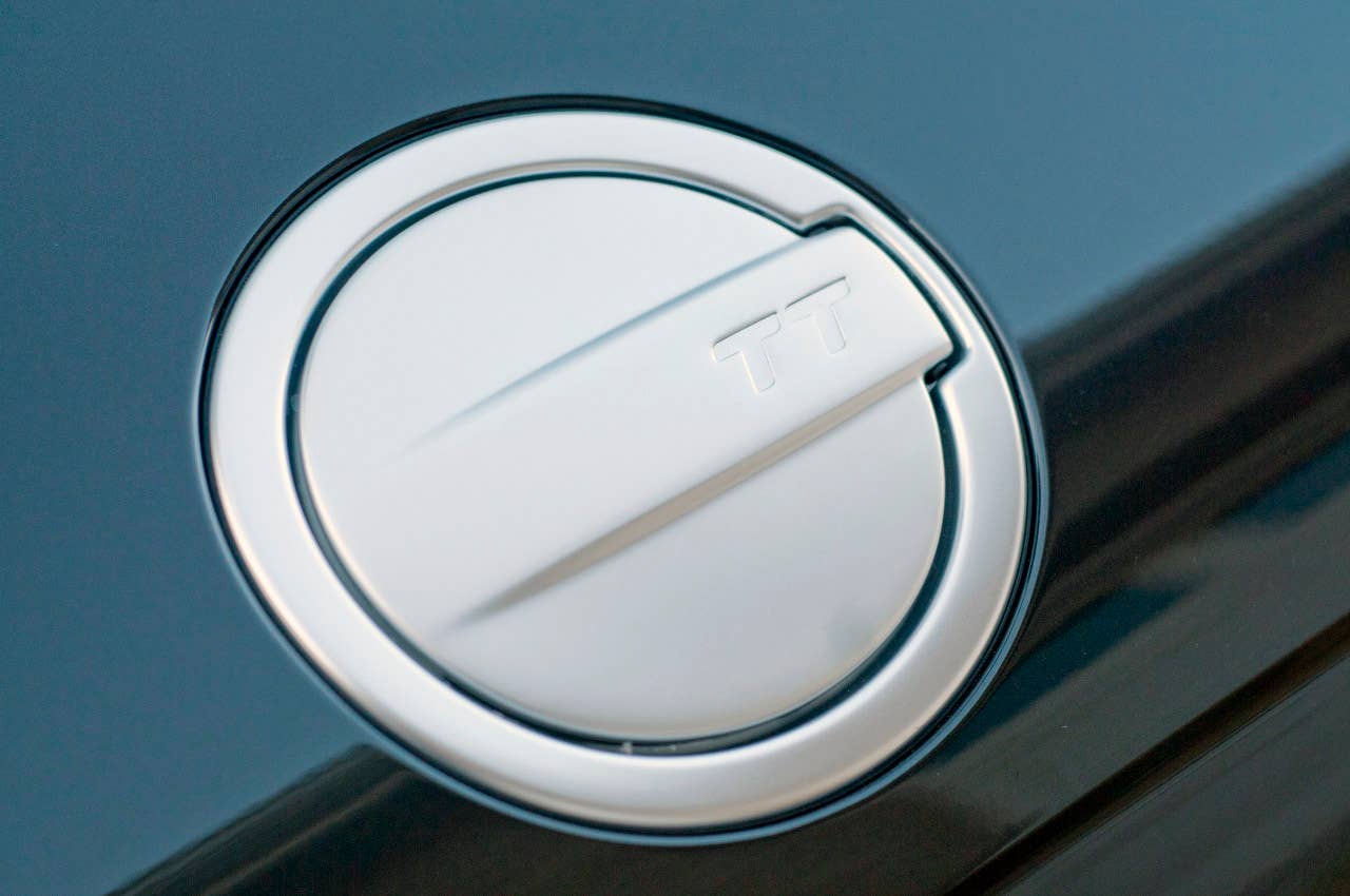 2011 Audi TT 2.0 Quattro Coupe fuel door