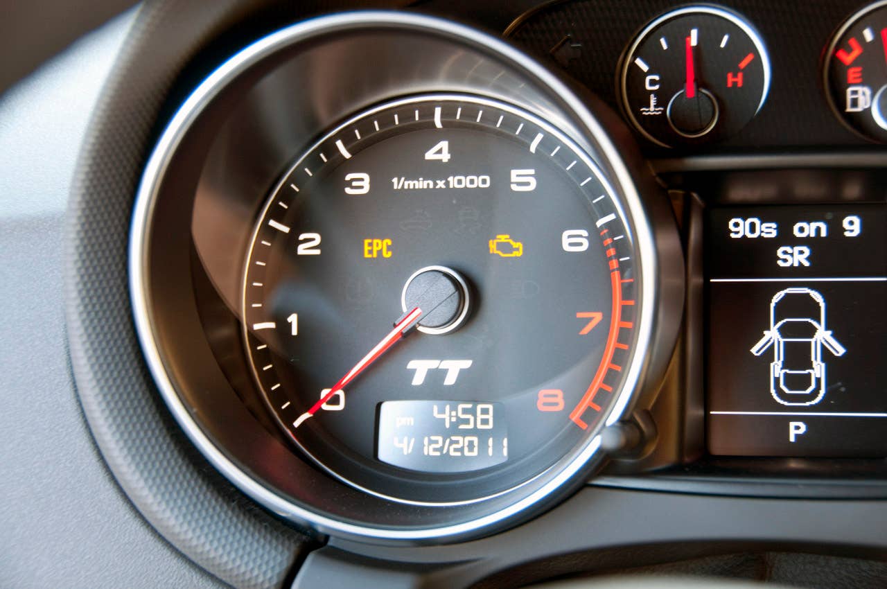 2011 Audi TT 2.0 Quattro Coupe tachometer
