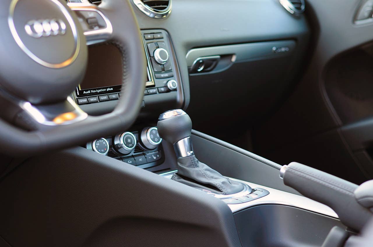 2011 Audi TT 2.0 Quattro Coupe shifter