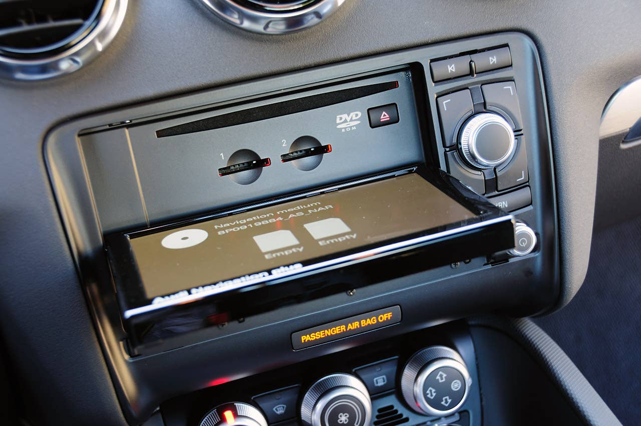 2011 Audi TT 2.0 Quattro Coupe SD card slots