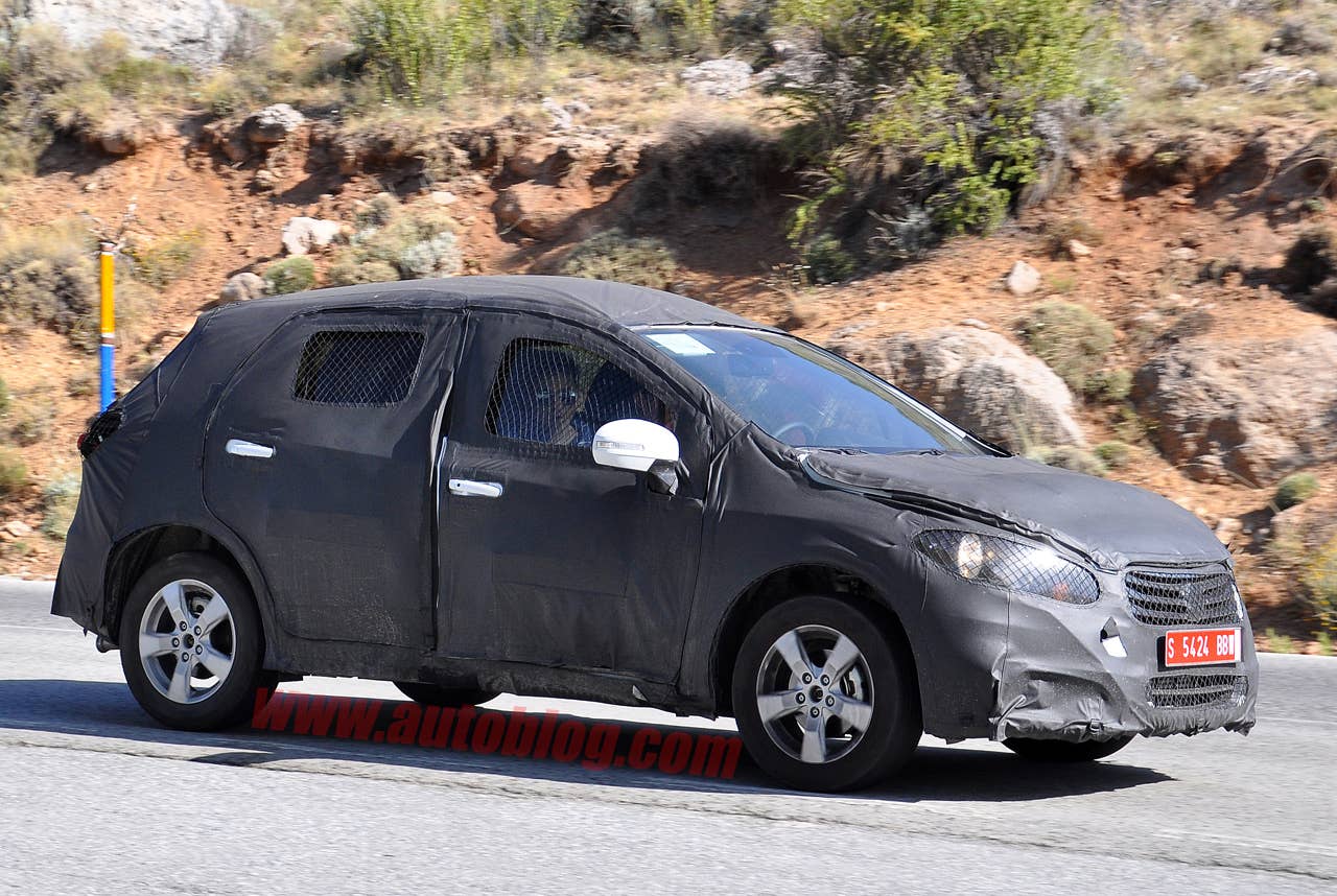 Suzuki SX4 Spy Shots front 3/4