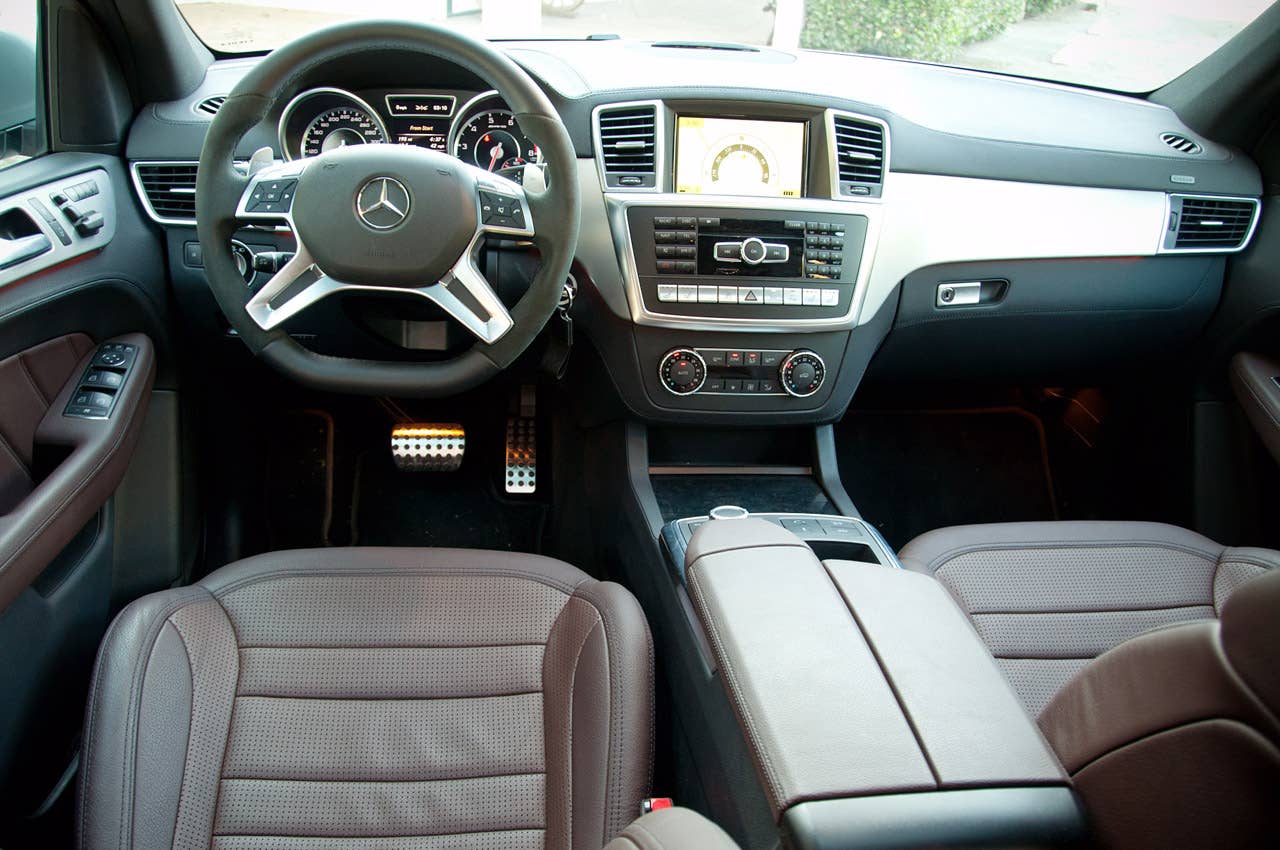 2012 Mercedes-Benz ML63 AMG interior