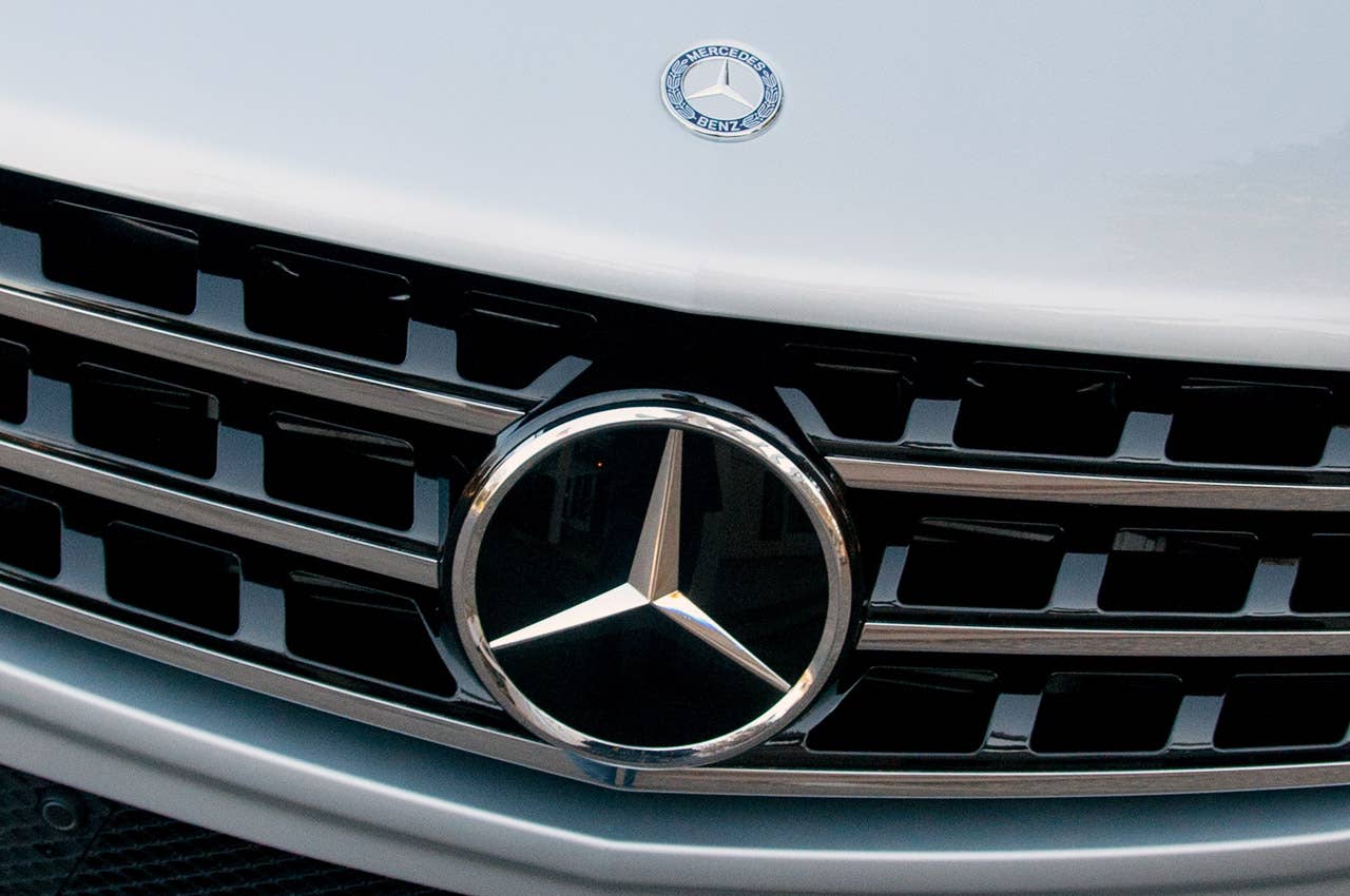 2012 Mercedes-Benz ML63 AMG grille