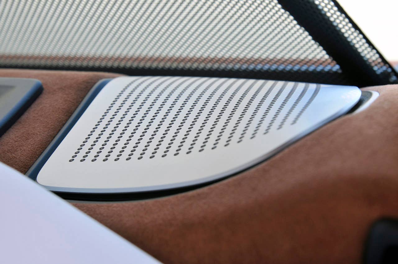 2013 BMW 6 Series Gran Coupe speaker