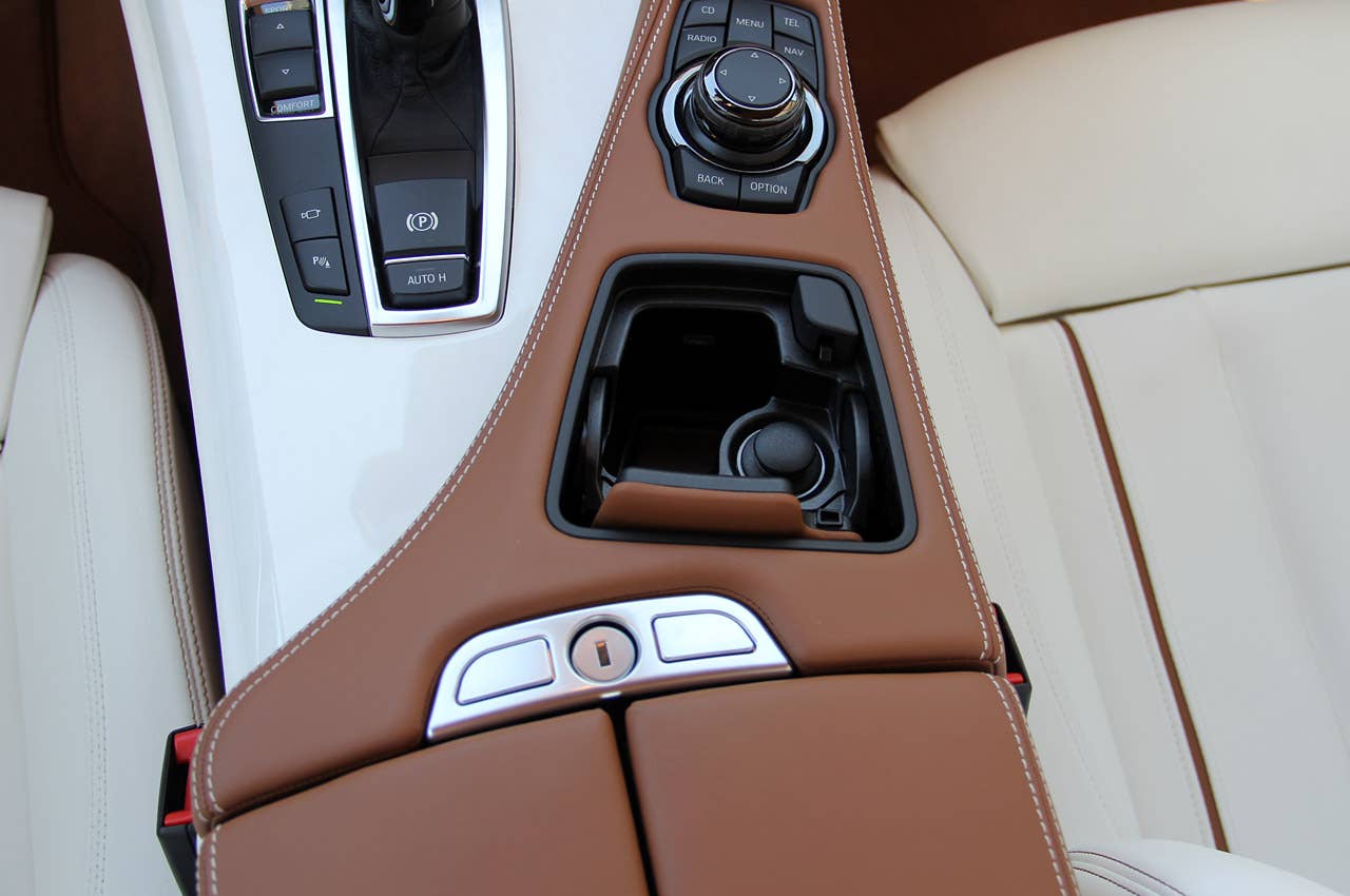 2013 BMW 6 Series Gran Coupe center console