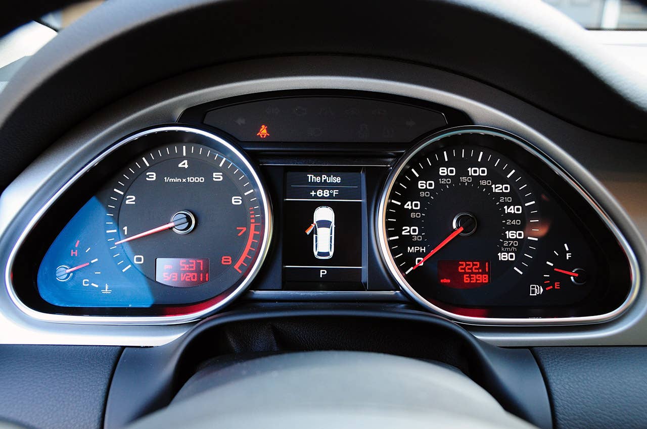 2011 Audi Q7 3.0T S line gauges