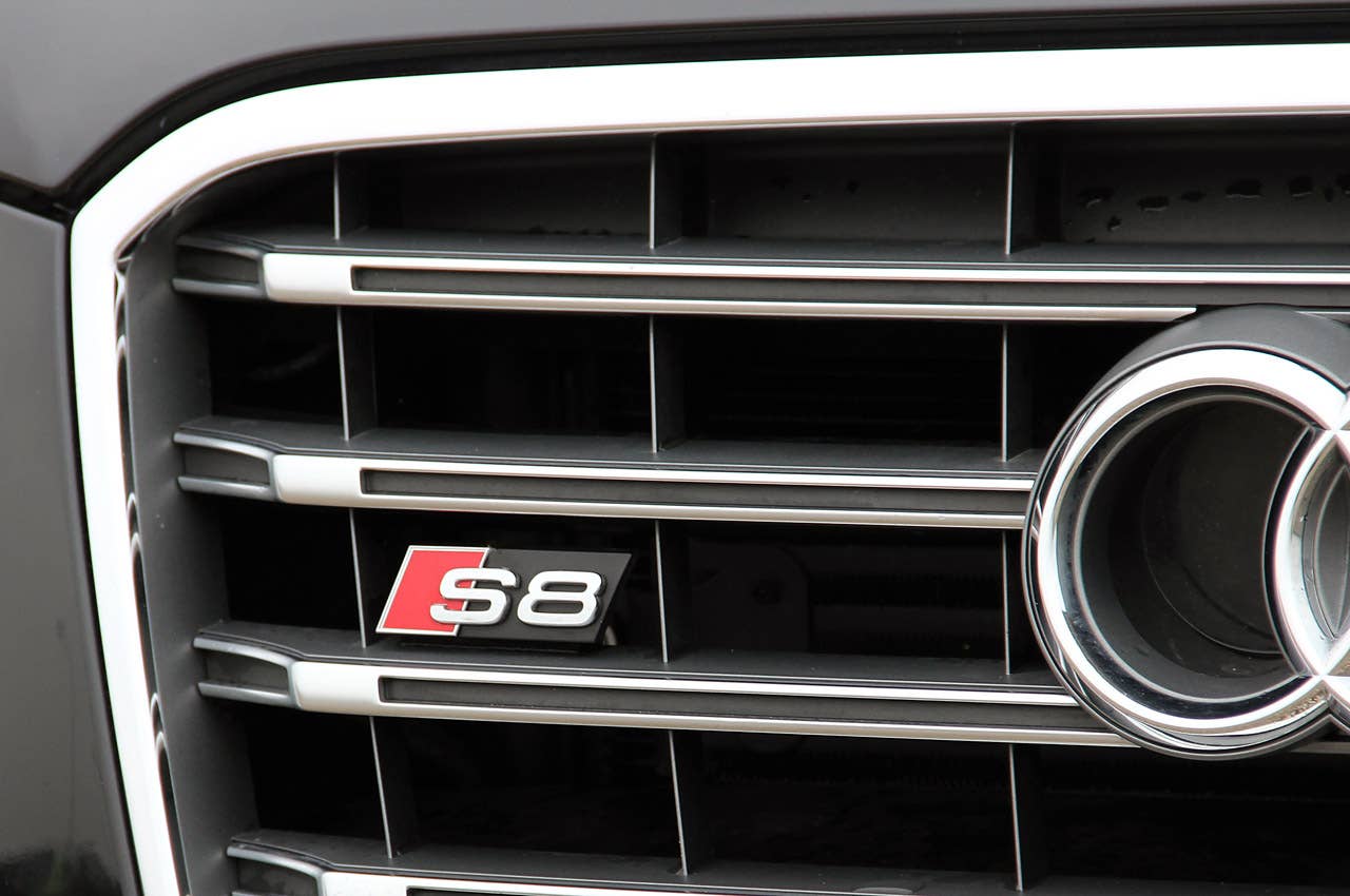 2013 Audi S8 grille