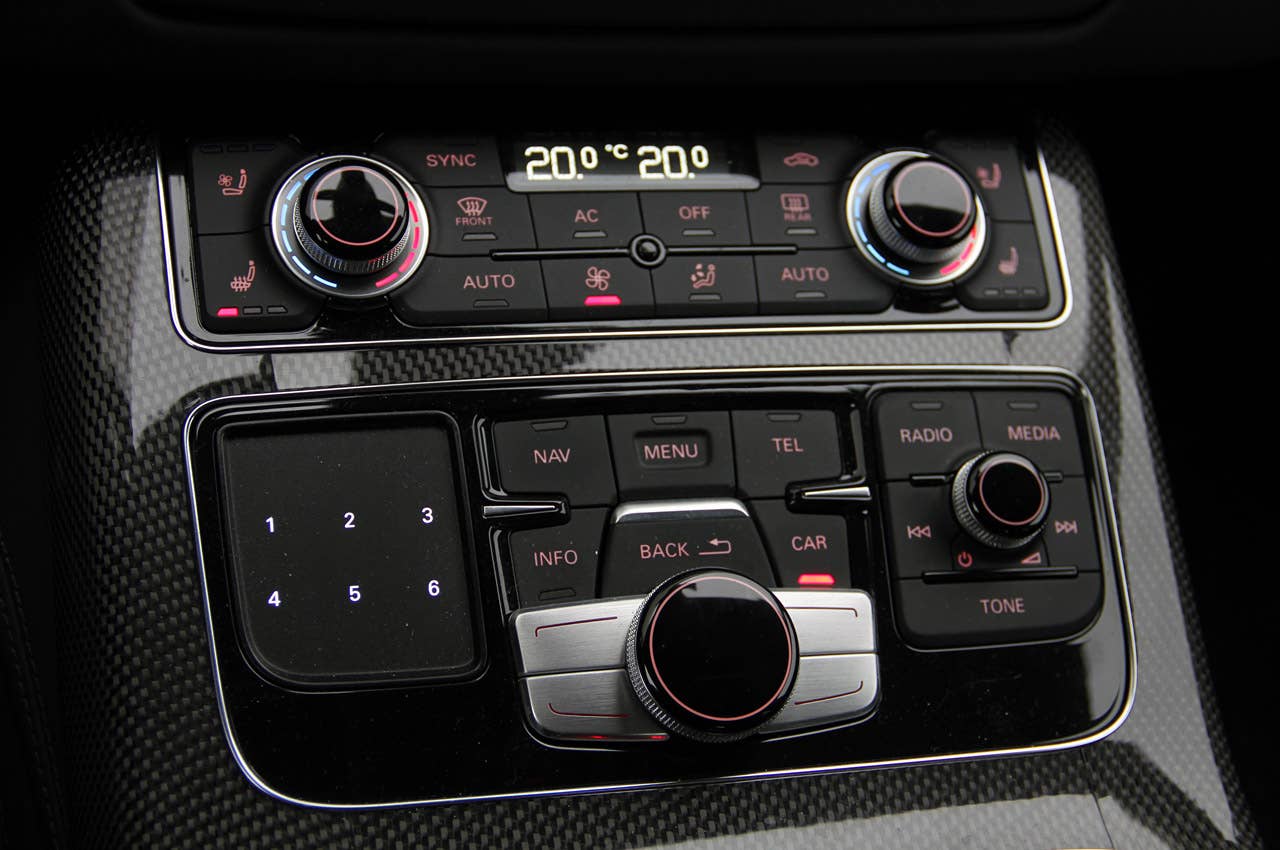 2013 Audi S8 instrument panel