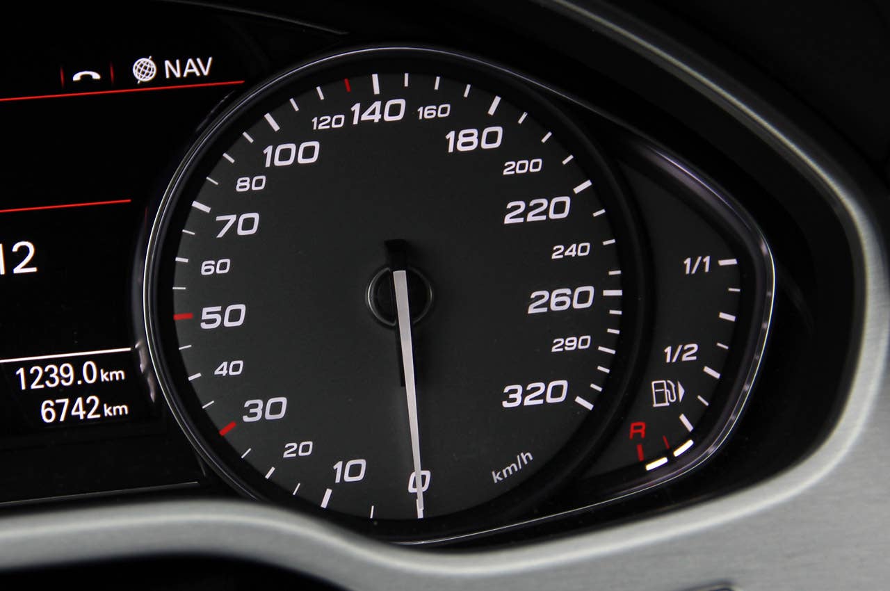 2013 Audi S8 speedometer