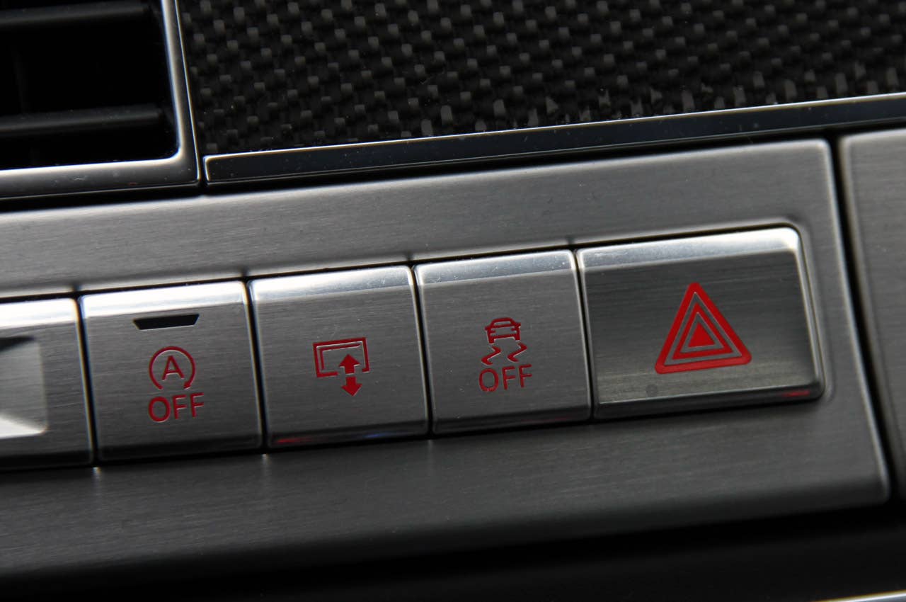 2013 Audi S8 instrument panel
