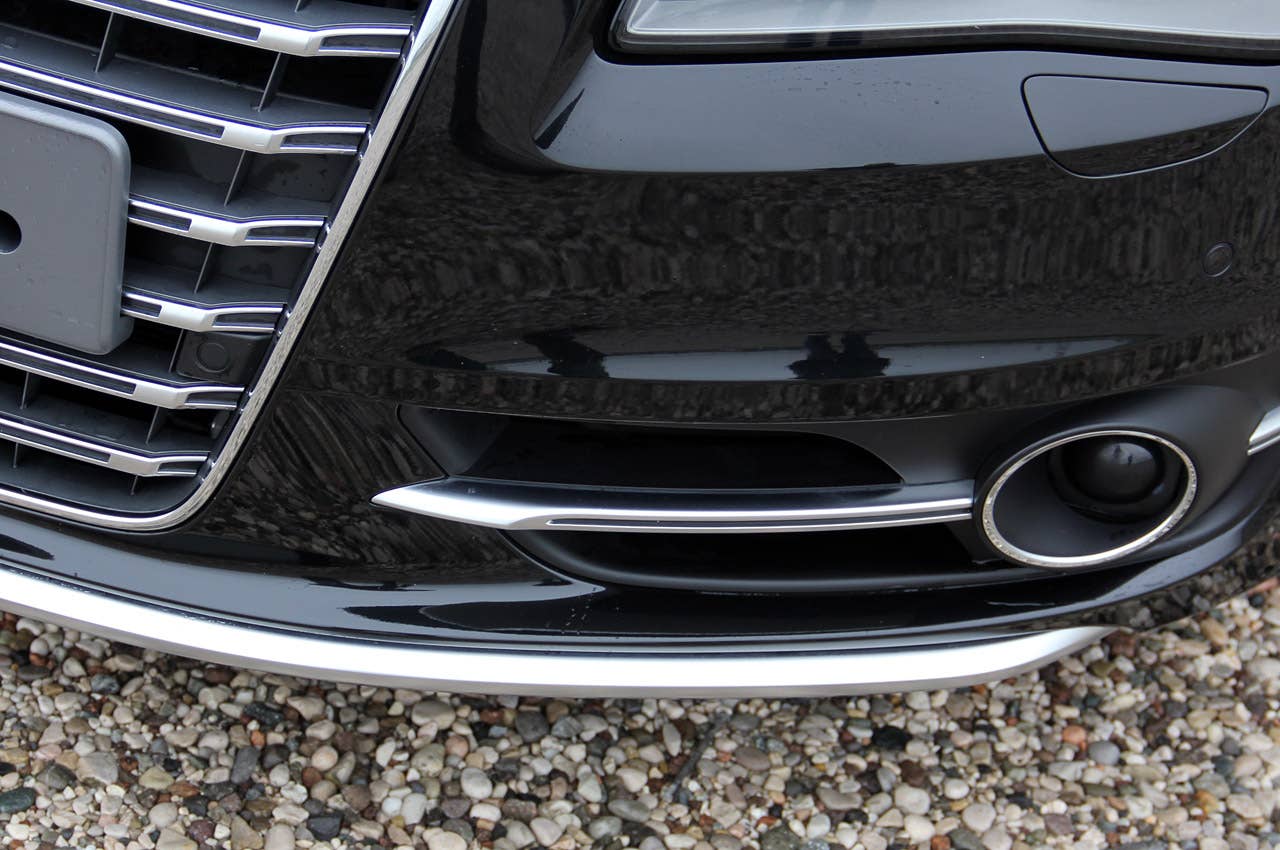 2013 Audi S8 front fascia