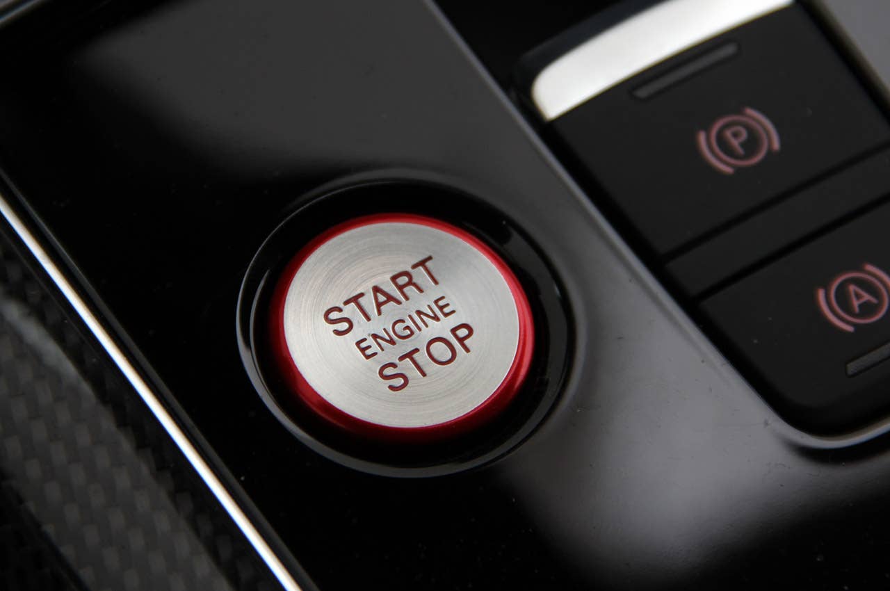 2013 Audi S8 start button