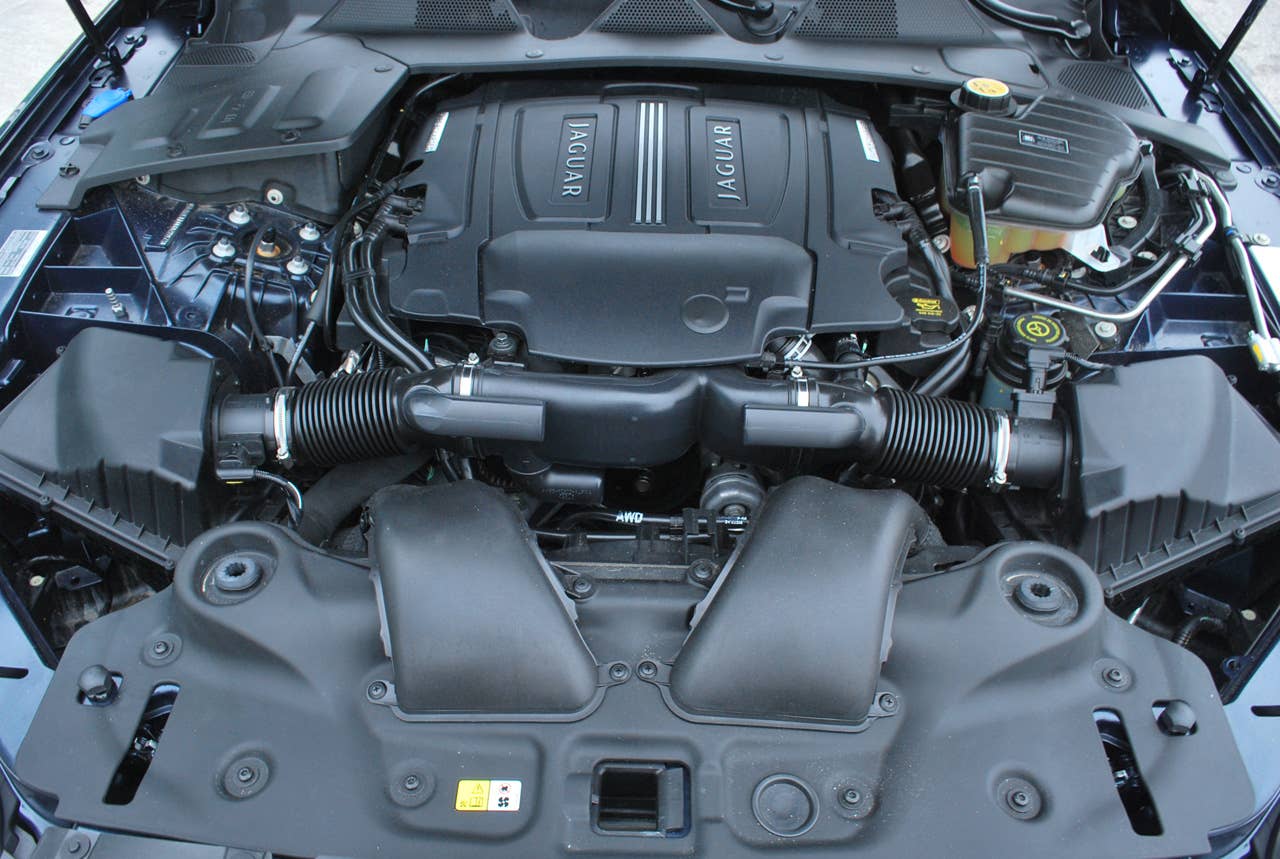2013 Jaguar XJ AWD engine