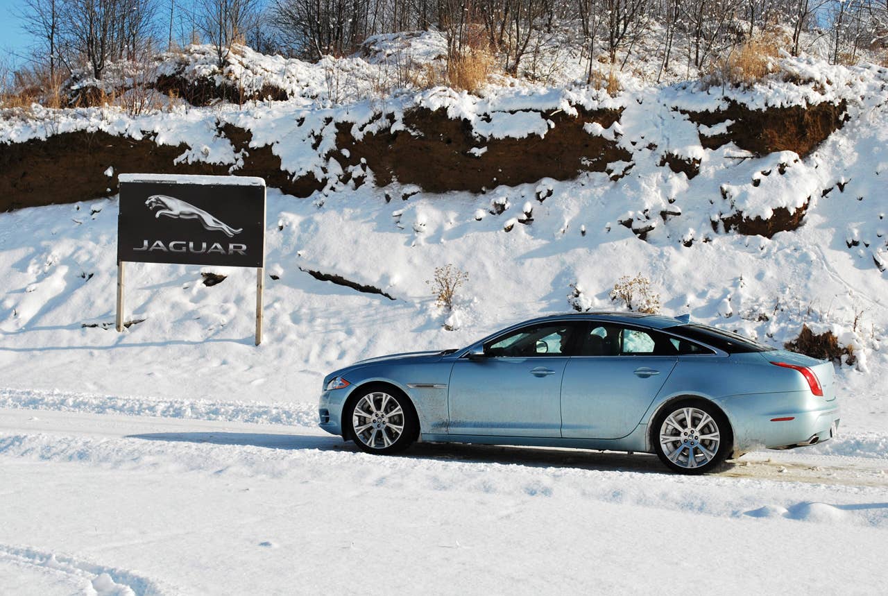 2013 Jaguar XJ AWD side view