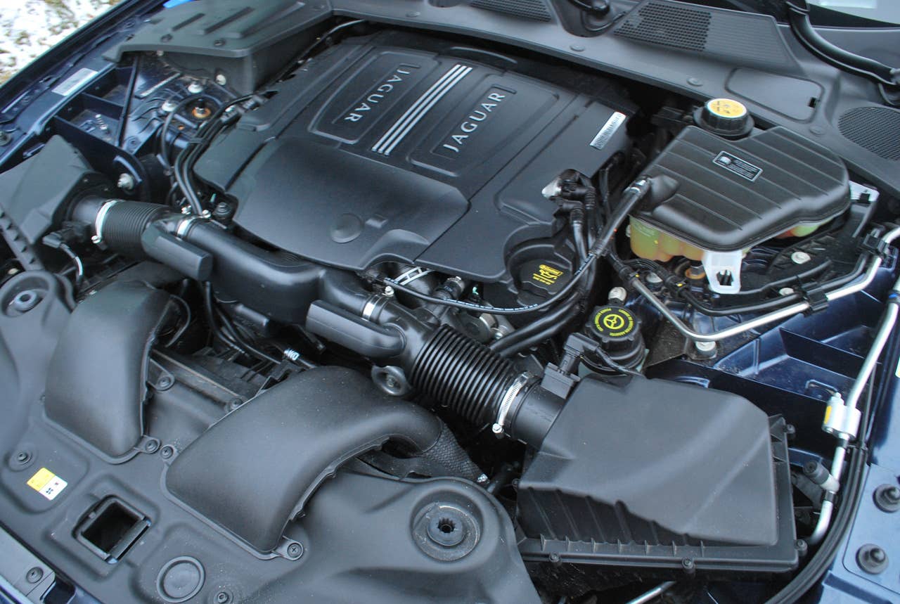2013 Jaguar XJ AWD engine