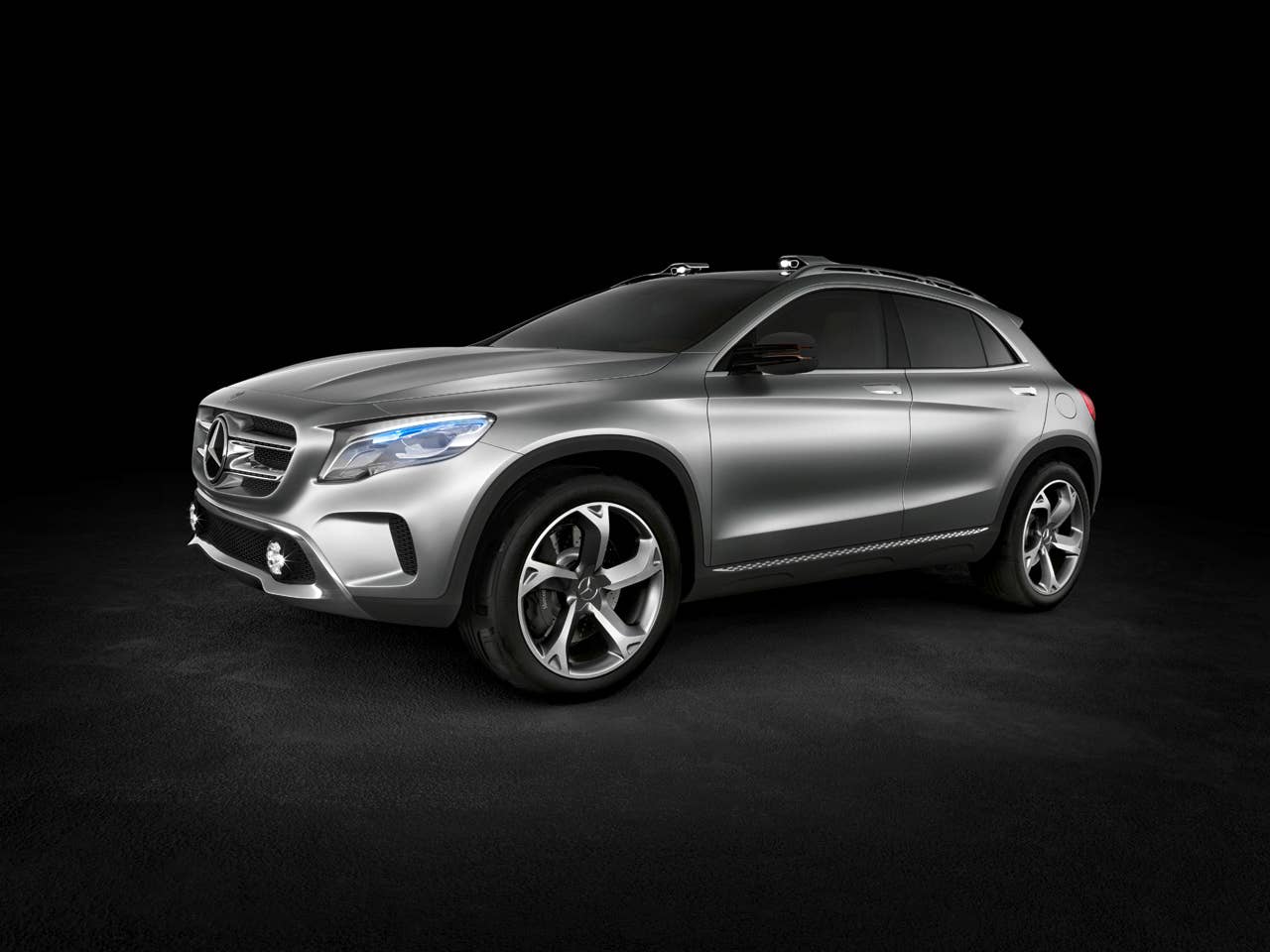 Mercedes-Benz GLA Concept front 3/4