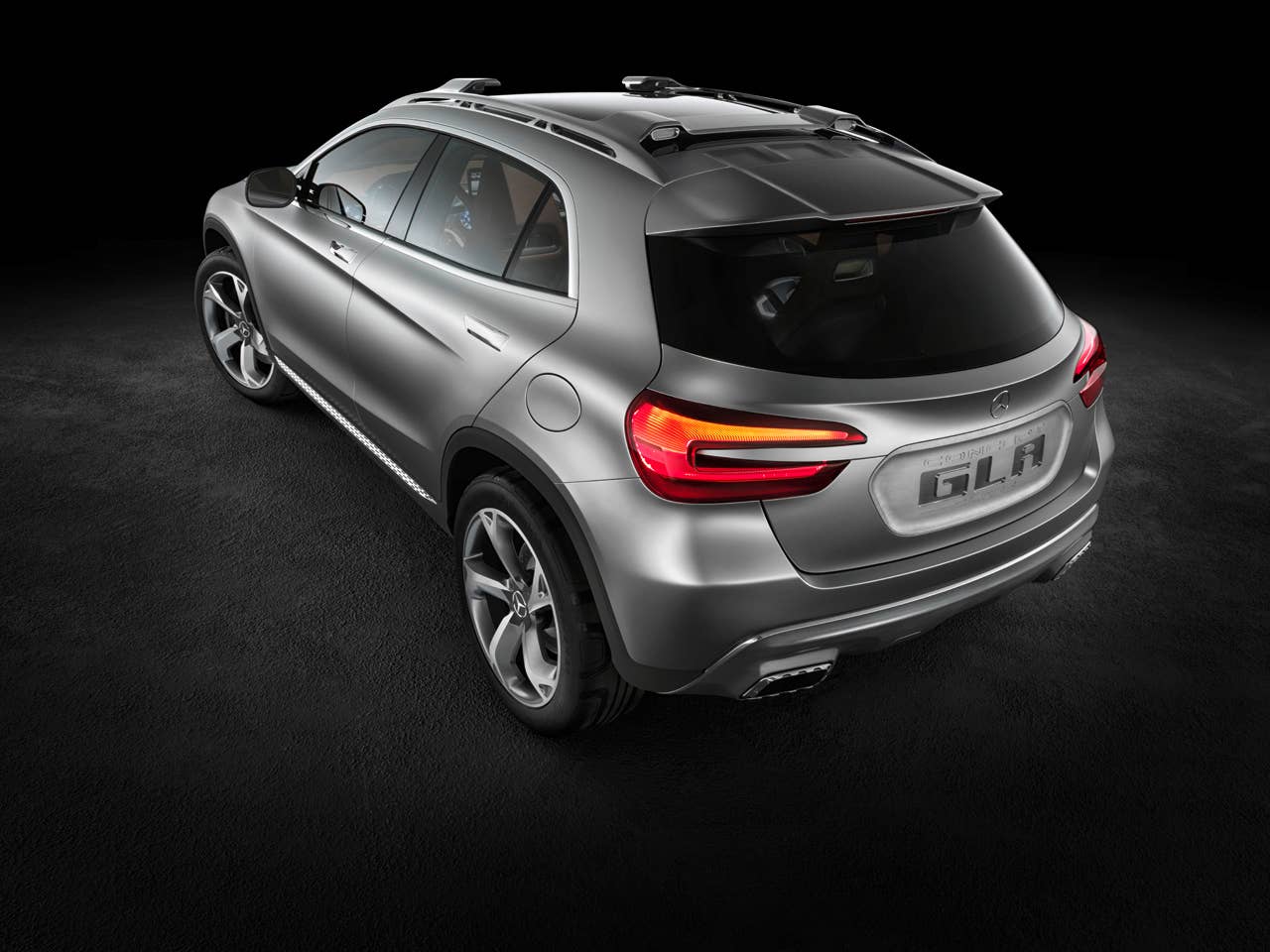 Mercedes-Benz GLA Showcar Studio; 2013