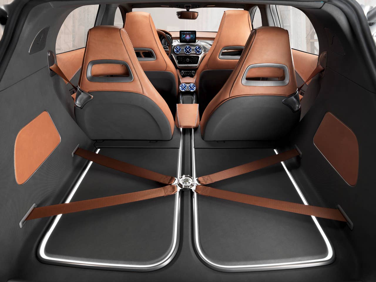 Mercedes-Benz GLA Concept cargo area