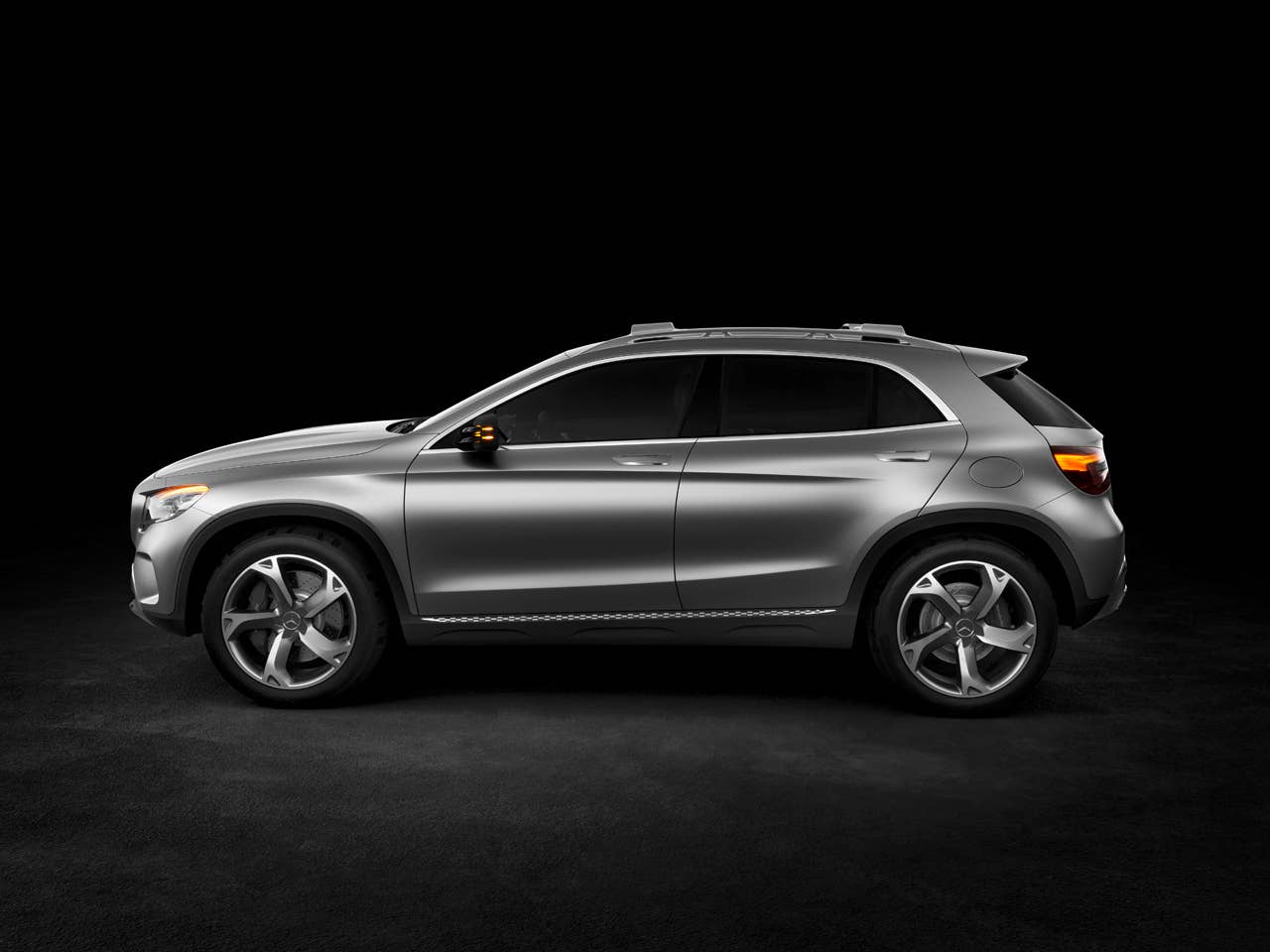 Mercedes-Benz GLA Concept side