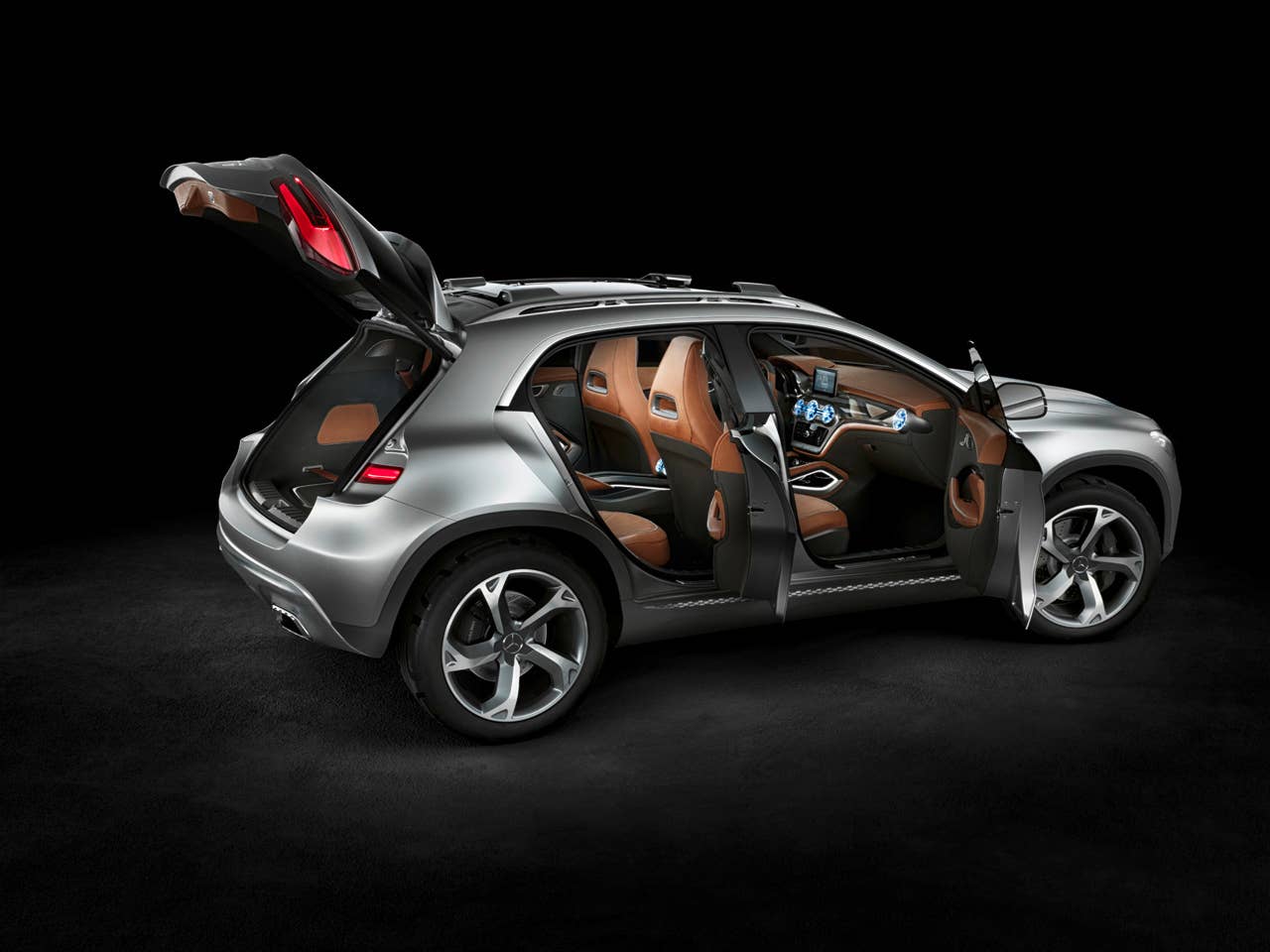 Mercedes-Benz GLA Concept doors open