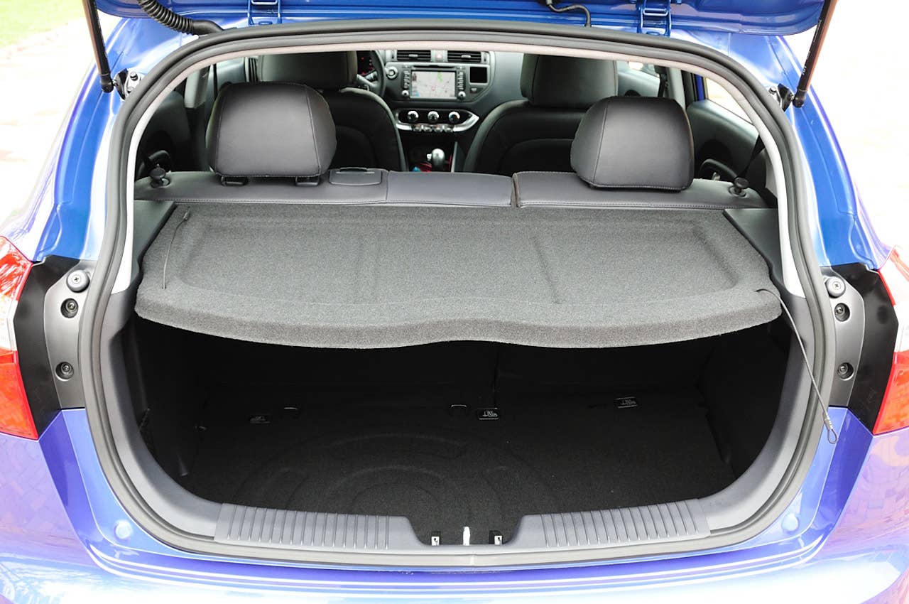 2012 Kia Rio 5-door rear cargo area