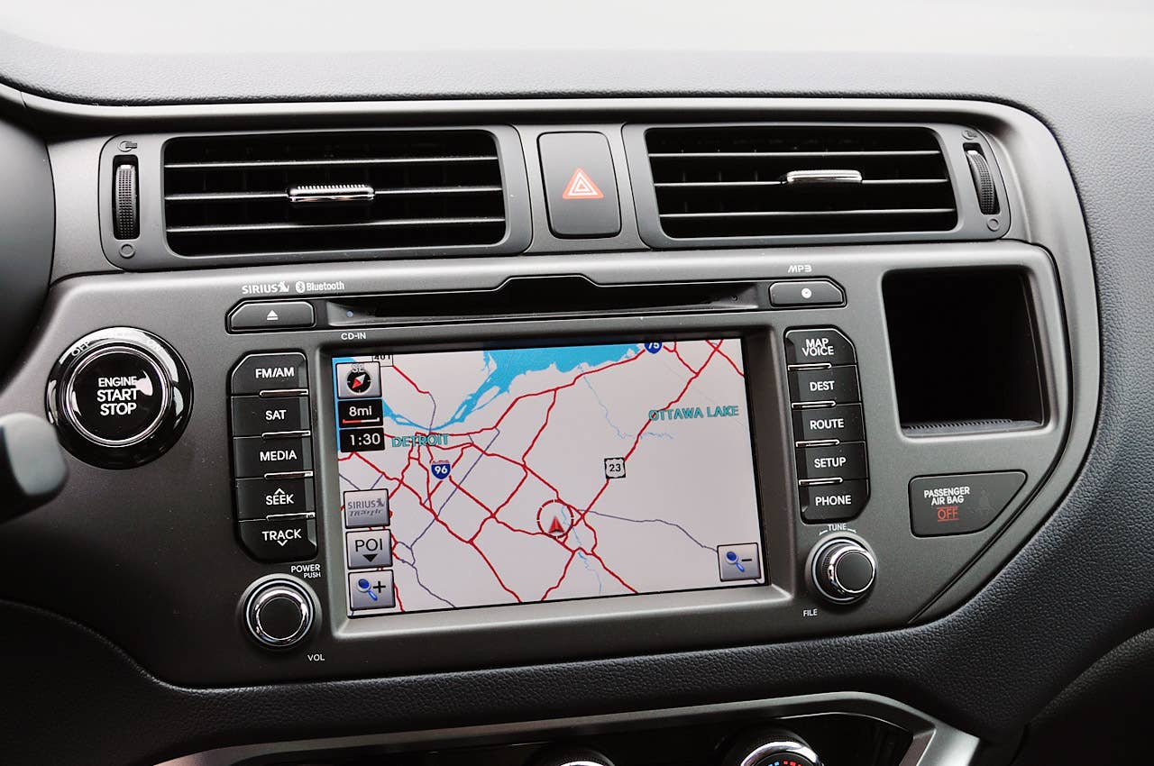 2012 Kia Rio 5-door instrument panel