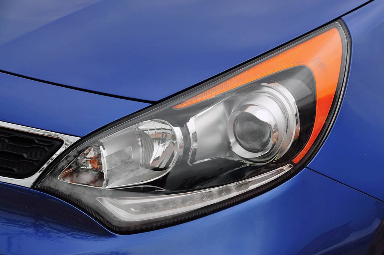 2012 Kia Rio 5-door headlight
