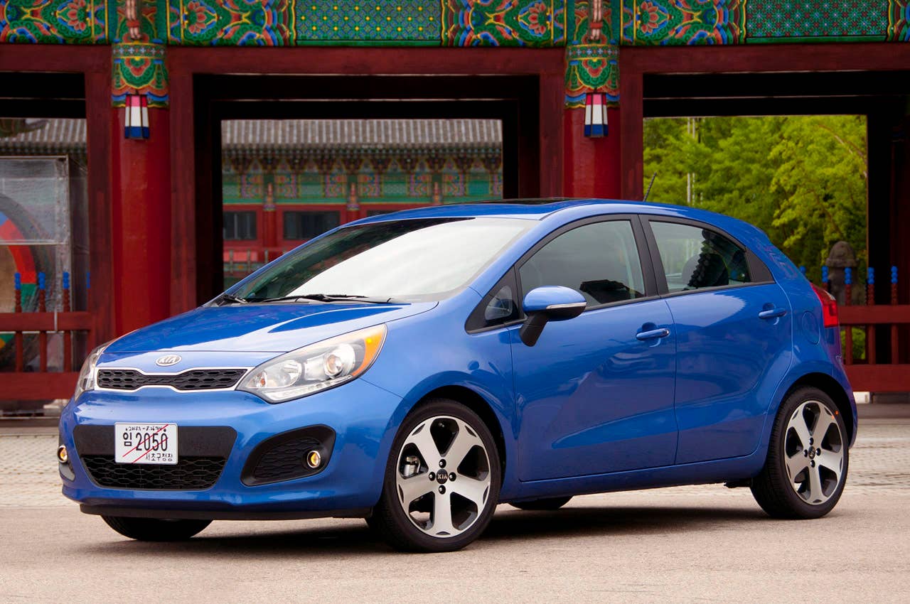 2012 Kia Rio 5-door front 3/4 view
