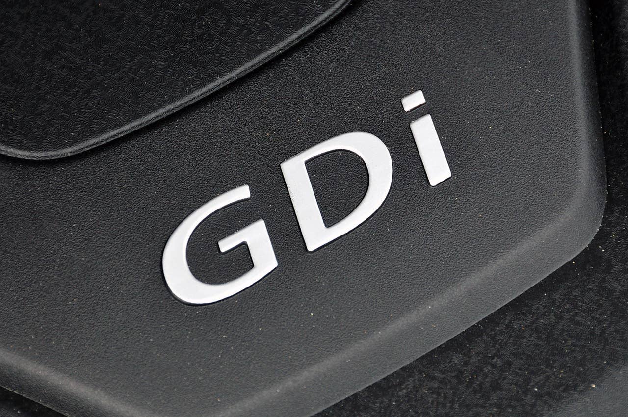 2012 Kia Rio 5-door engine detail